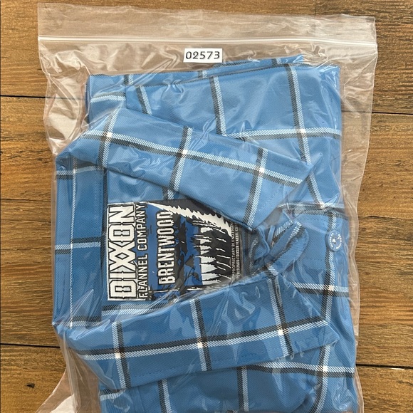 DIXXON Flannel Co. Brentwood Blue
Plaid Waistline Flannel NWT - Picture 13 of 13